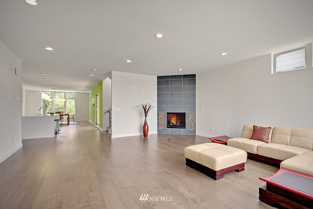 3929 Southwest Kenyon Street Seattle, WA 98136 - Photo 6 of 18 Gallery Image 6