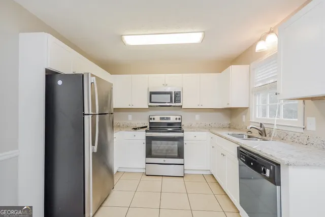 $1,700 | 2078 Marbut Lane, Lithonia, GA 30058