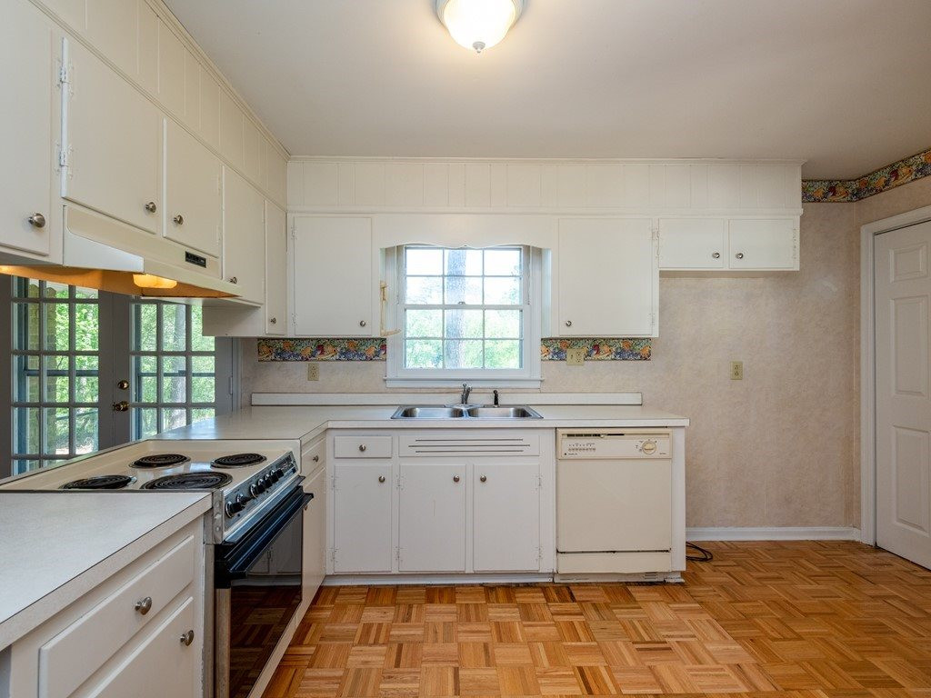 2105 Shenandoah Road Raleigh, NC 27603 - Photo 12 of 27 Kitchen
