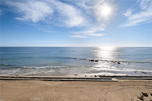 a view of stove top oven