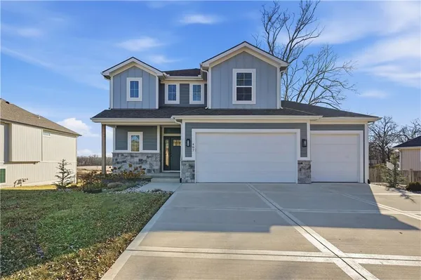 $499,900 | 407 6 Street, Smithville, MO 64089