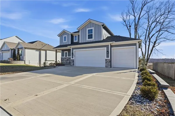 $499,900 | 407 6 Street, Smithville, MO 64089