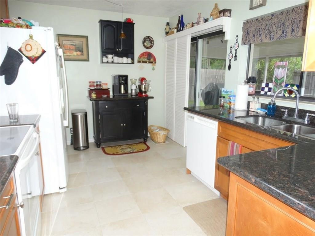9732 Saddlebrook Drive Boca Raton, FL 33496 - Photo 2 of 16 Photo 2