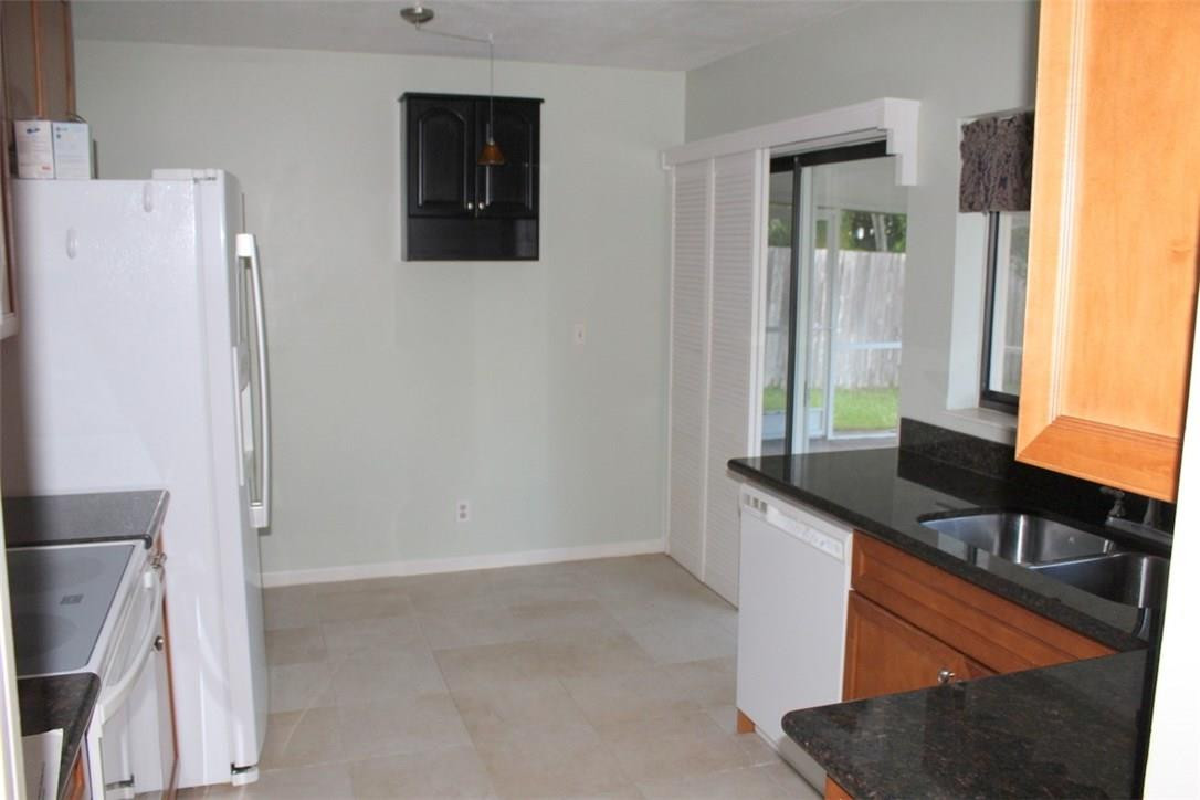 9732 Saddlebrook Drive Boca Raton, FL 33496 - Photo 4 of 16 Photo 4