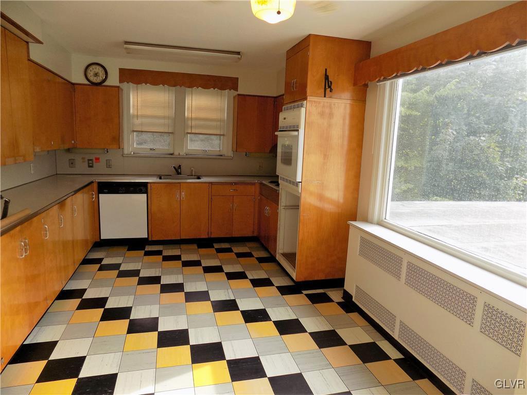 1604 Mitman Road Easton, PA 18040 - Photo 14 of 30 Gallery Image 14