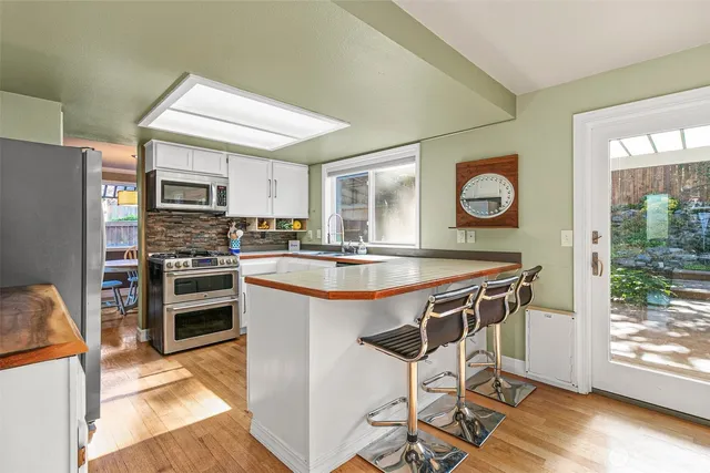 $679,950 | 16508 39th St Court East, Lake Tapps, WA 98391