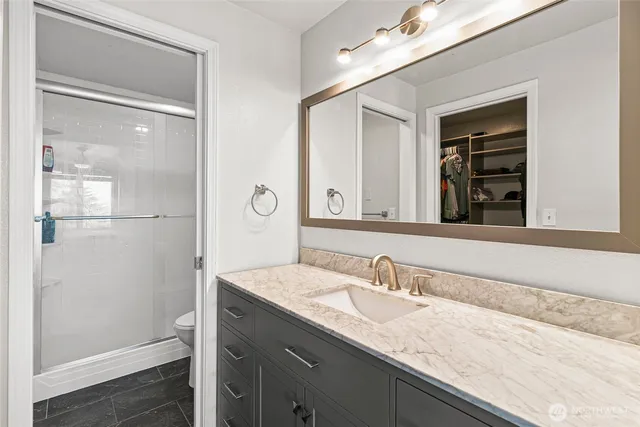 $679,950 | 16508 39th St Court East, Lake Tapps, WA 98391