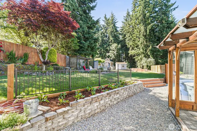 $679,950 | 16508 39th St Court East, Lake Tapps, WA 98391