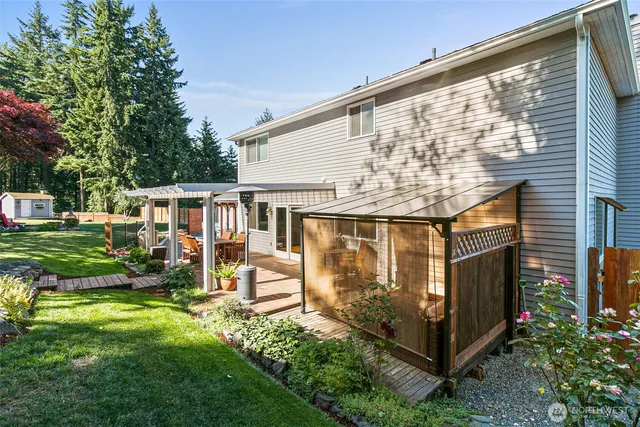 $679,950 | 16508 39th St Court East, Lake Tapps, WA 98391