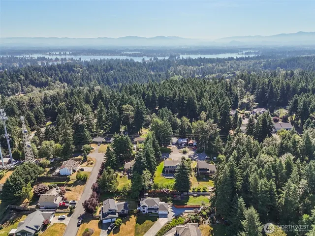 $679,950 | 16508 39th St Court East, Lake Tapps, WA 98391