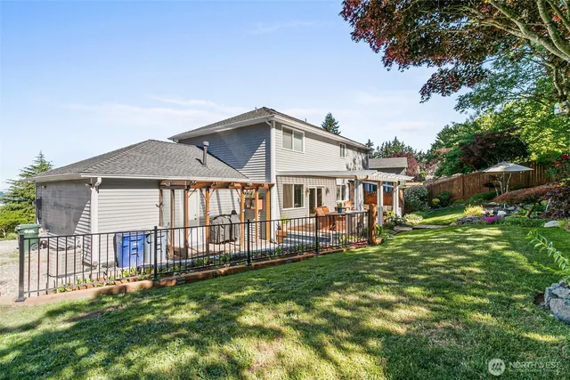 $679,950 | 16508 39th St Court East, Lake Tapps, WA 98391