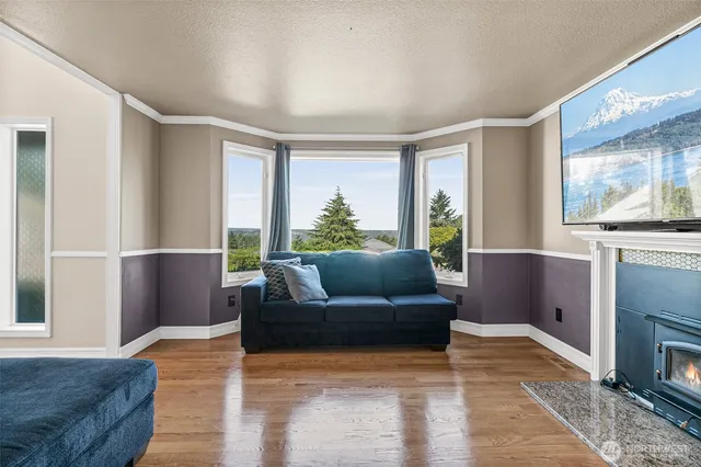 $679,950 | 16508 39th St Court East, Lake Tapps, WA 98391