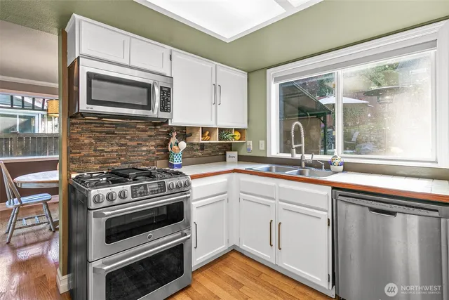 $679,950 | 16508 39th St Court East, Lake Tapps, WA 98391