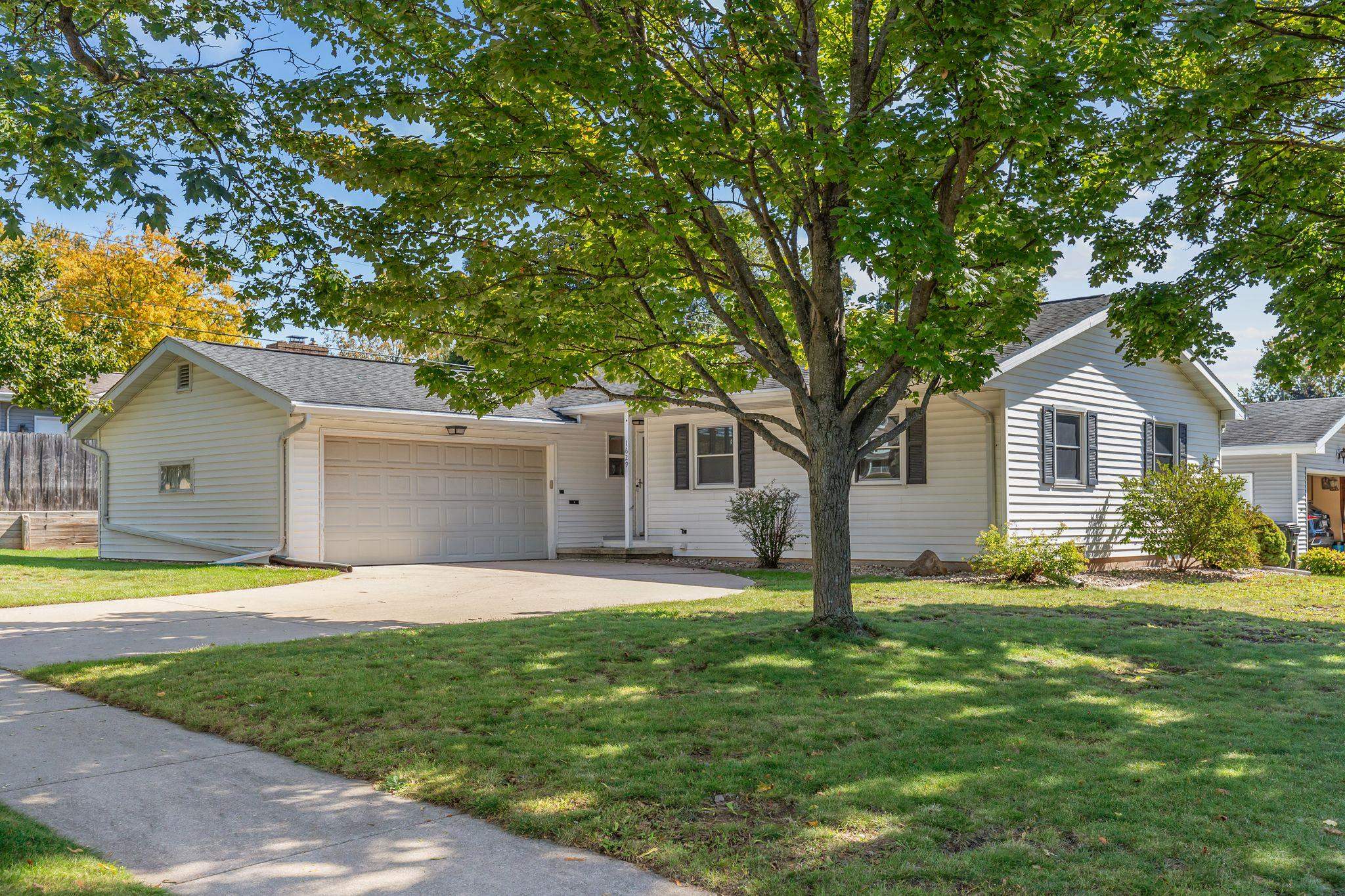 1629 West Grant Street Appleton, WI 54914 - Photo 1 of 37 Gallery Image 1