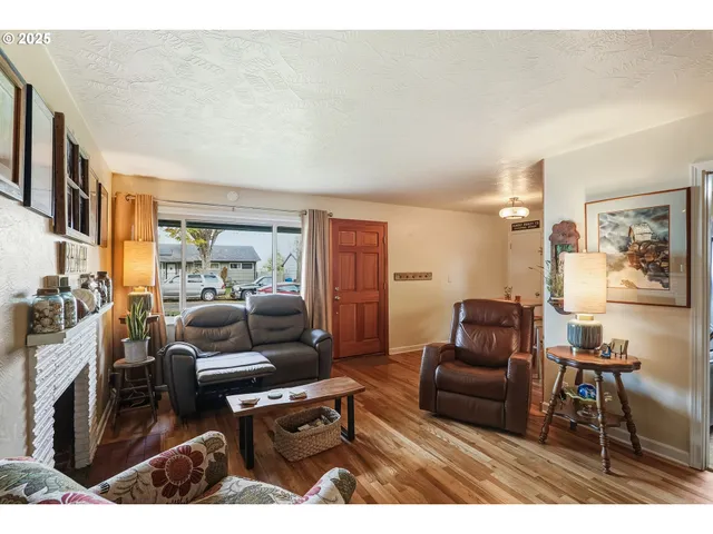 $375,000 | 1620 Marshall Drive Southeast, Salem, OR 97302