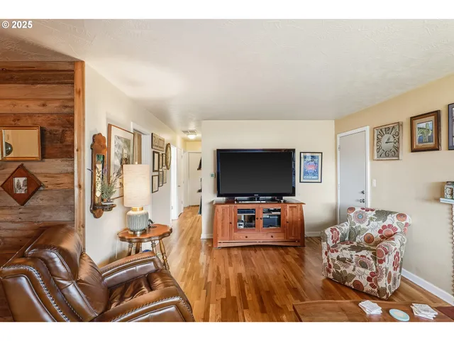 $375,000 | 1620 Marshall Drive Southeast, Salem, OR 97302