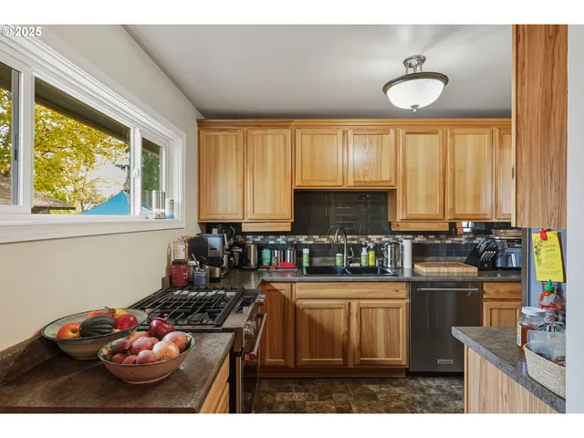 $375,000 | 1620 Marshall Drive Southeast, Salem, OR 97302