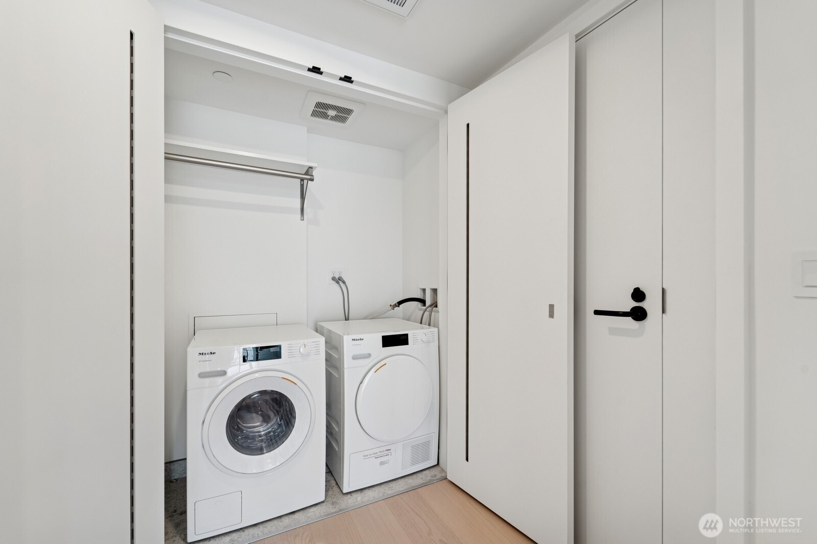 300 Virginia Street, Unit 1107 Seattle, WA 98101 - Photo 14 of 40
