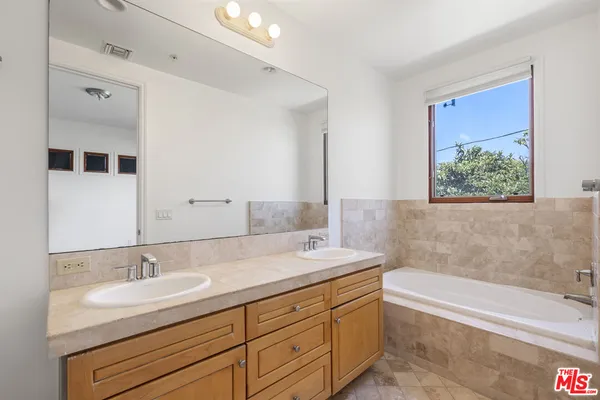 $7,800 | 744 North Alfred Street, Unit 104, West Hollywood, CA 90069