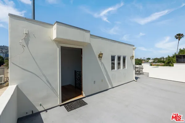 $7,800 | 744 North Alfred Street, Unit 104, West Hollywood, CA 90069