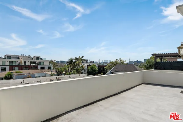 $7,800 | 744 North Alfred Street, Unit 104, West Hollywood, CA 90069