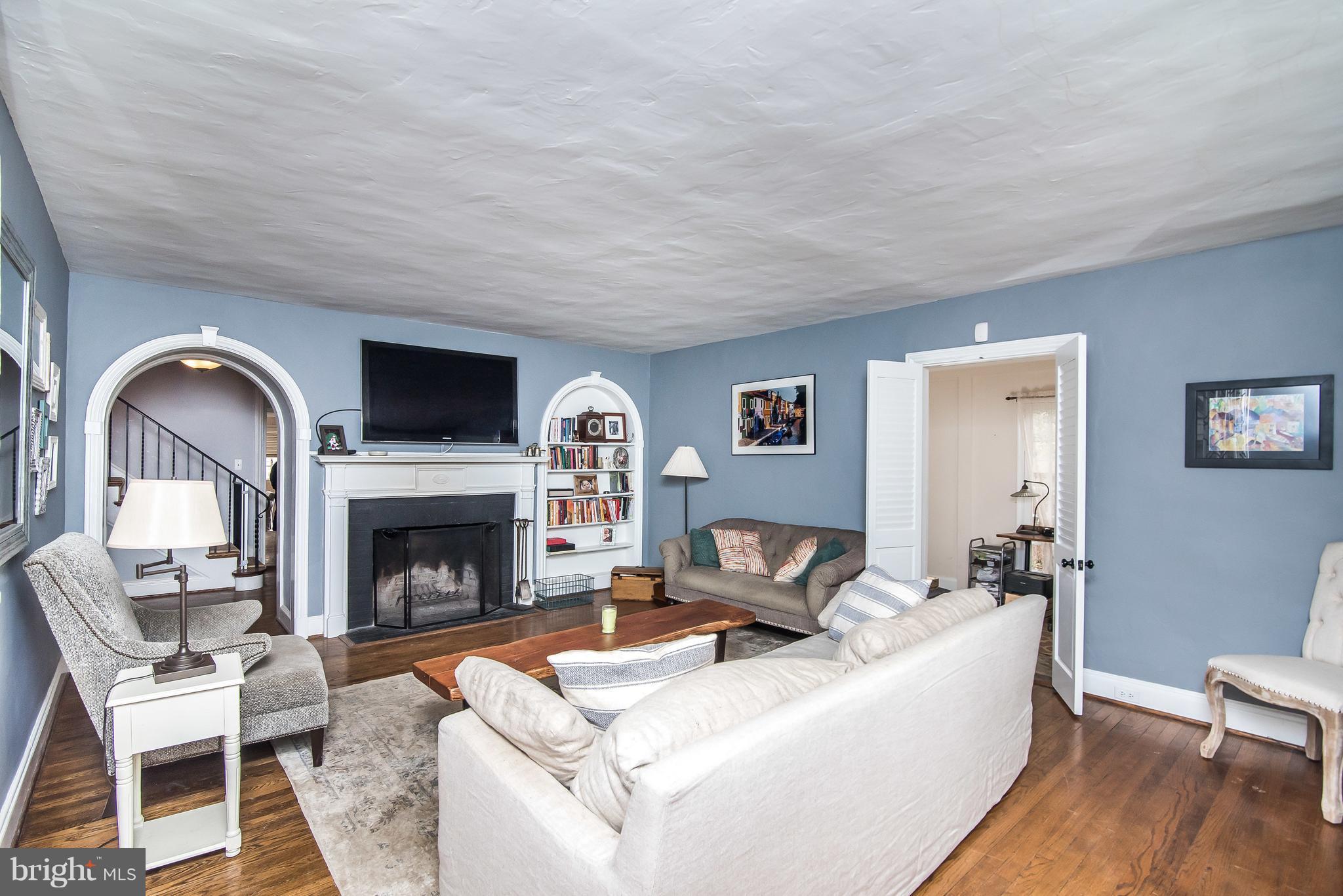 308 Taplow Road Baltimore, MD 21212 - Photo 6 of 30 Family Room