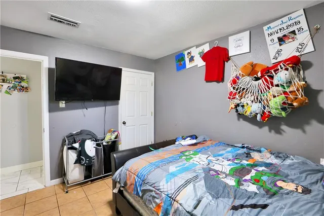 $240,000 | 218 Holy Cross Place, Kenner, LA 70065