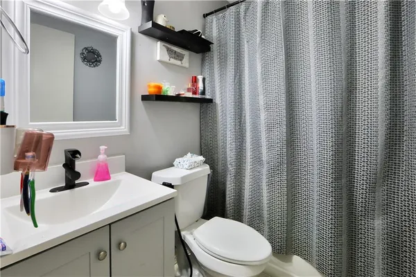 $235,000 | 218 Holy Cross Place, Kenner, LA 70065