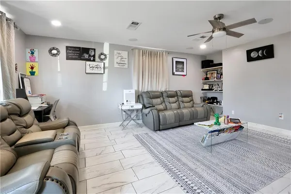 $235,000 | 218 Holy Cross Place, Kenner, LA 70065