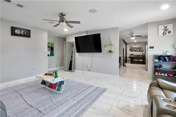 $235,000 | 218 Holy Cross Place, Kenner, LA 70065