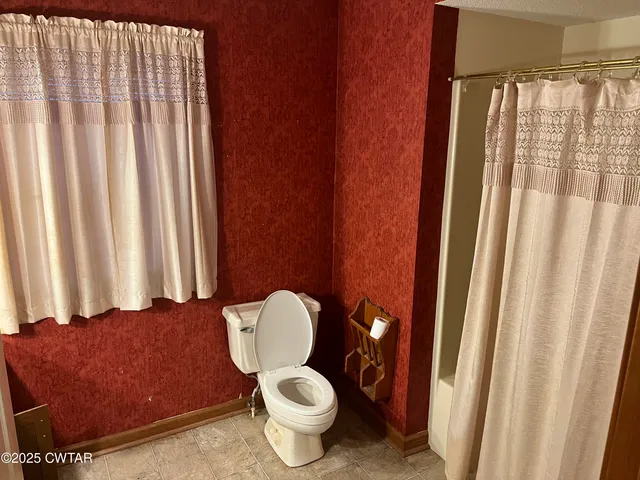 $299,900 | 132 Esquire Estes Road, Humboldt, TN 38343