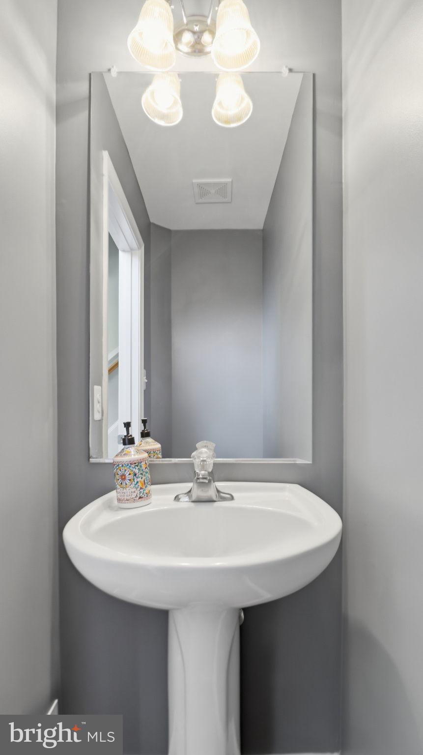 406 Leeds Ridge Court Purcellville, VA 20132 - Photo 18 of 63
