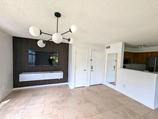 $2,200 | 1215 Crystal Way, Unit G, Delray Beach, FL 33444