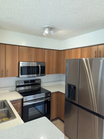 $2,200 | 1215 Crystal Way, Unit G, Delray Beach, FL 33444