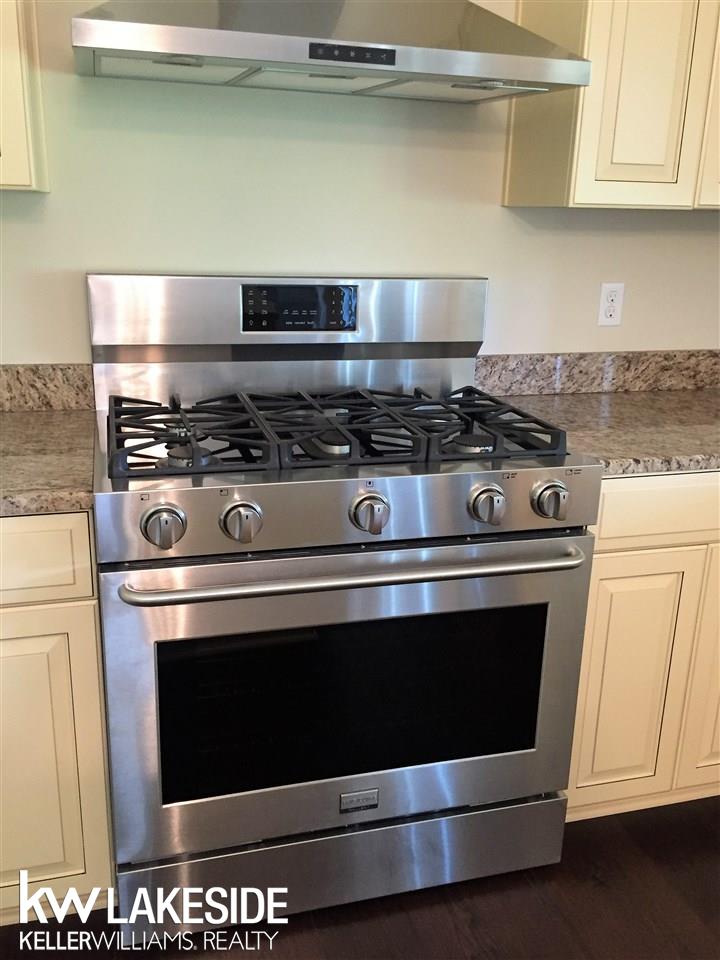 11513 Erin's Way Romeo, MI 48065 - Photo 13 of 32 31322409-12.JPG