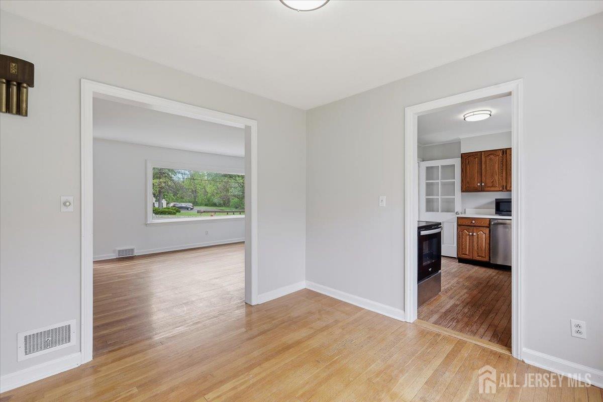 147 Main Street Lebanon, NJ 08833 - Photo 6 of 32