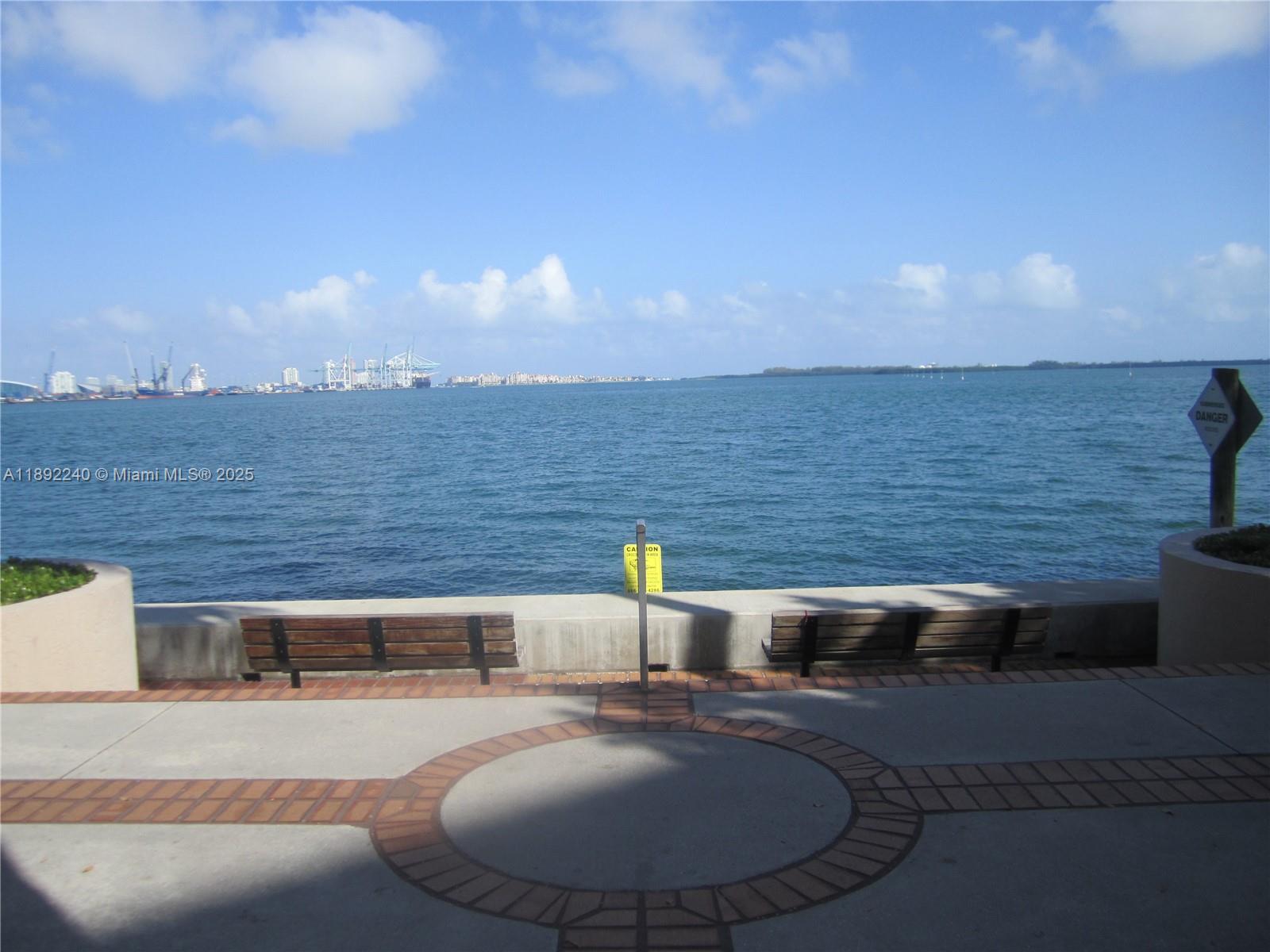 540 Brickell Key Drive, Unit 1602 Miami, FL 33131 - Photo 57 of 61 Island walking/jogging path.