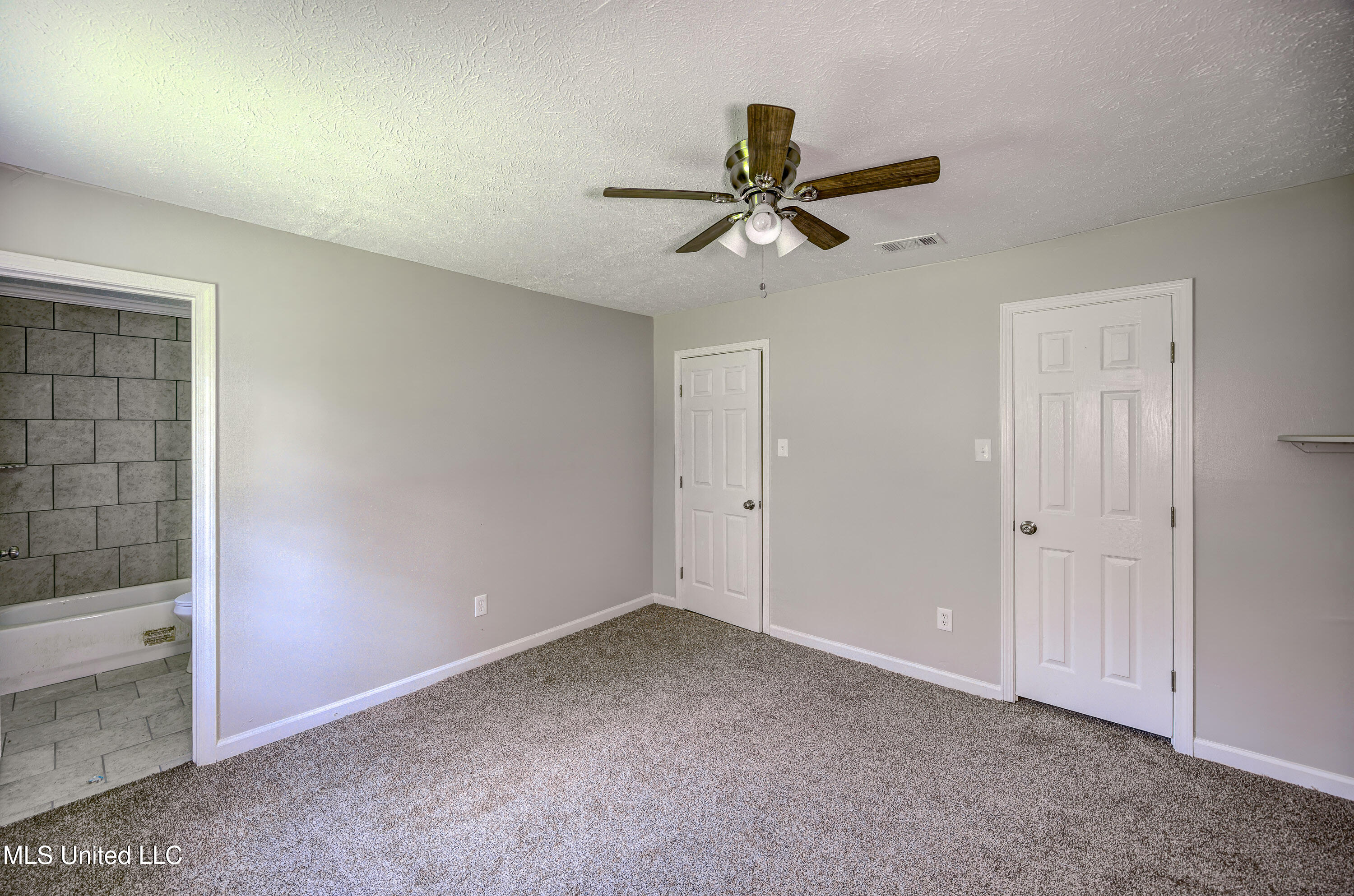 4534 Halls Ferry Road Vicksburg, MS 39180 - Photo 16 of 26 rorick Primary Bedroom 2 and Ensuite Bat