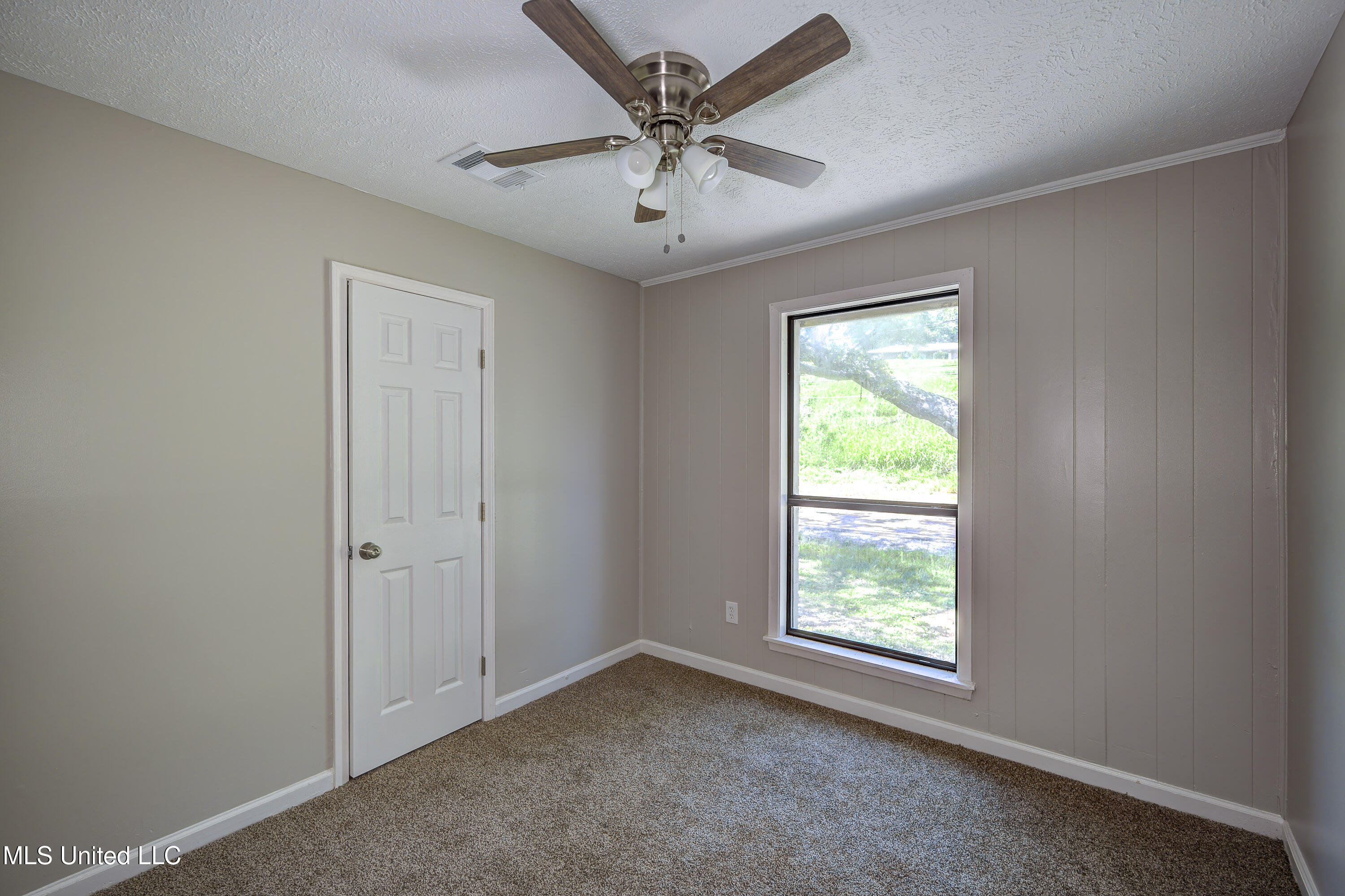 4534 Halls Ferry Road Vicksburg, MS 39180 - Photo 20 of 25 Second Bedroom