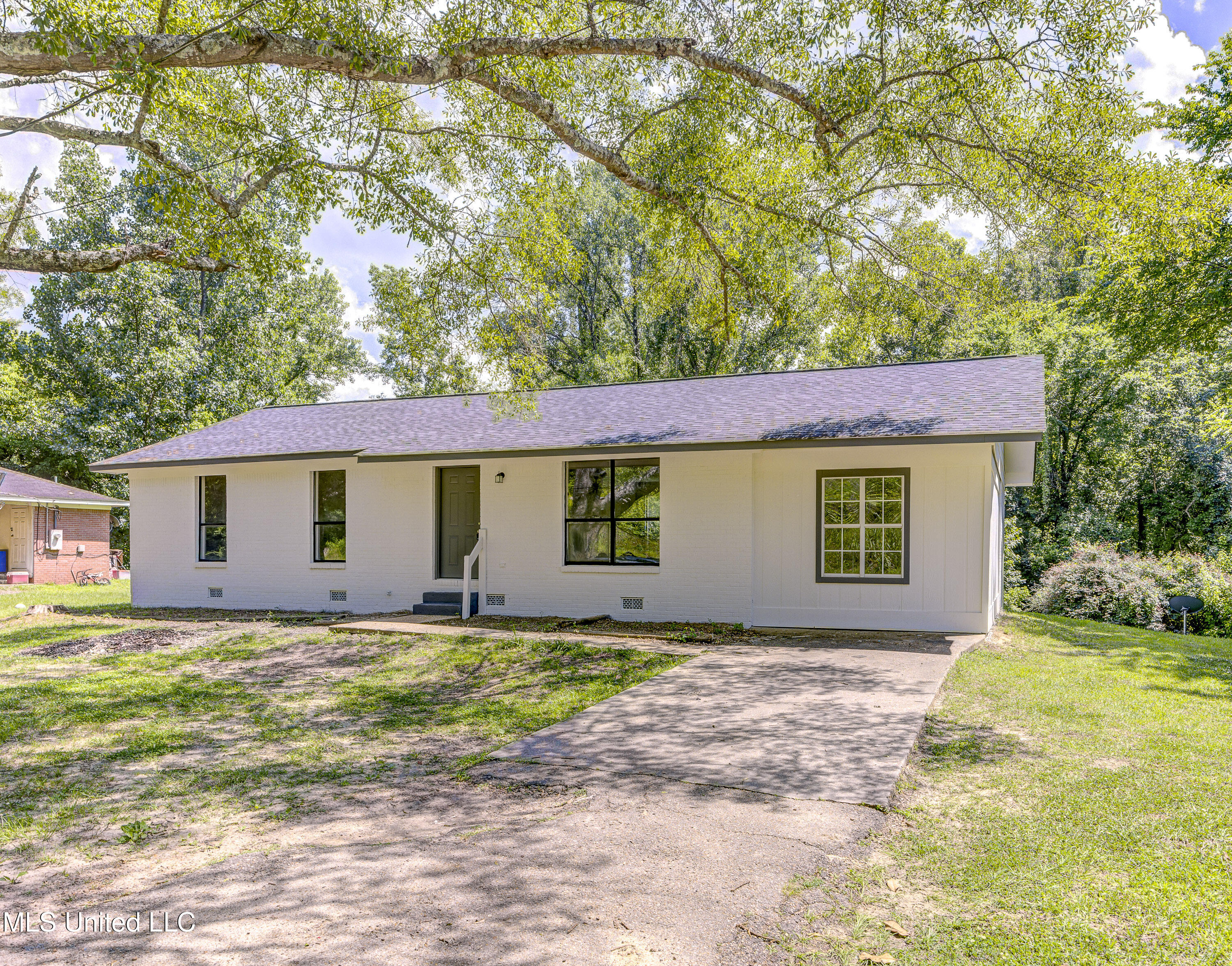 4534 Halls Ferry Road Vicksburg, MS 39180 - Photo 2 of 26 rorick Front Three-Quarter View