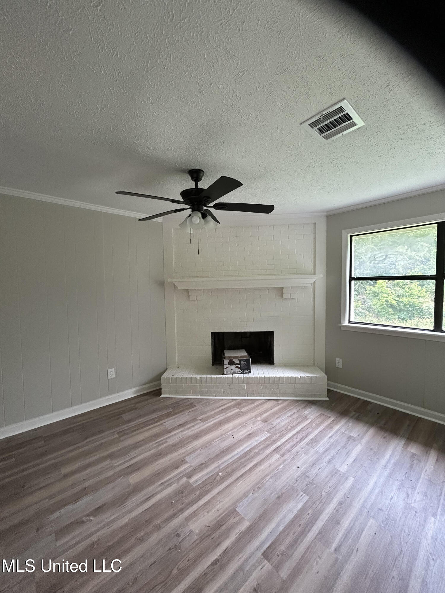 4534 Halls Ferry Road Vicksburg, MS 39180 - Photo 4 of 25 4534 HF Primary bedroom with bath