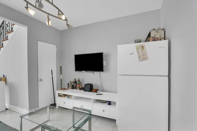 $2,600,000 | 8430 Byron Avenue, Miami Beach, FL 33141