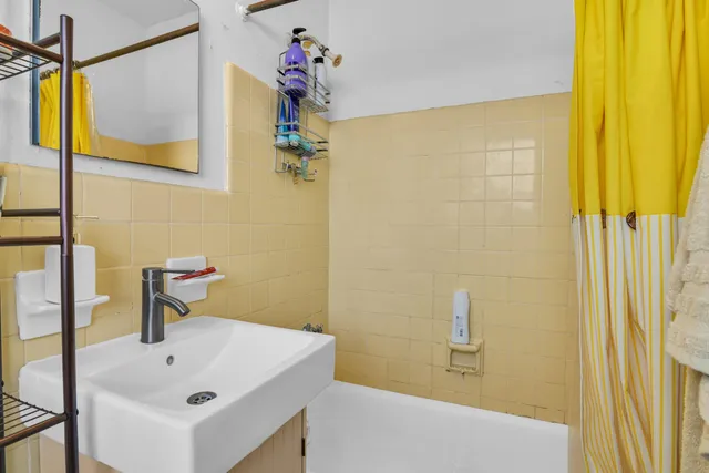 $2,600,000 | 8430 Byron Avenue, Miami Beach, FL 33141