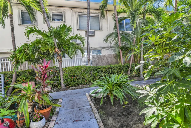 $2,600,000 | 8430 Byron Avenue, Miami Beach, FL 33141