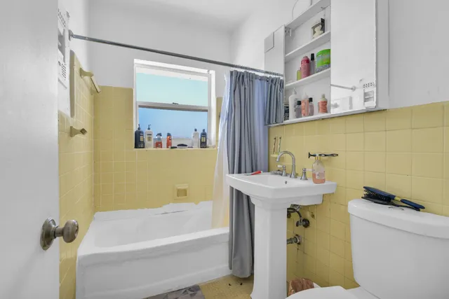 $2,600,000 | 8430 Byron Avenue, Miami Beach, FL 33141