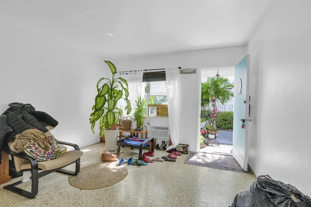 $2,600,000 | 8430 Byron Avenue, Miami Beach, FL 33141