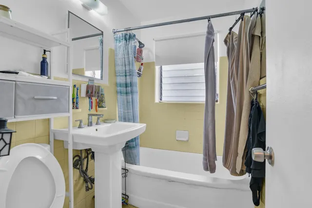 $2,600,000 | 8430 Byron Avenue, Miami Beach, FL 33141