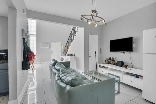 $2,600,000 | 8430 Byron Avenue, Miami Beach, FL 33141