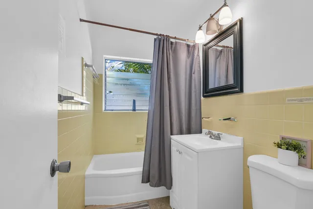 $2,600,000 | 8430 Byron Avenue, Miami Beach, FL 33141