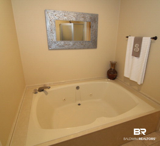506 Oak Ridge Court West Daphne, AL 36526 - Photo 21 of 31 Large Tub